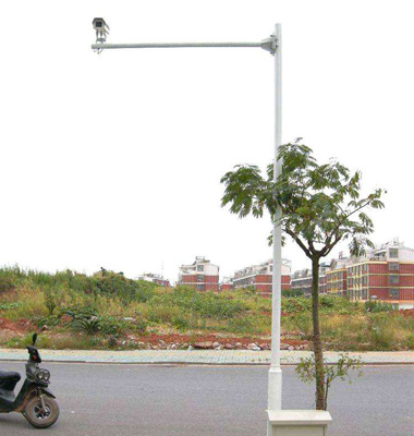 2.5米橫臂圓柱型道路（lù）監控杆